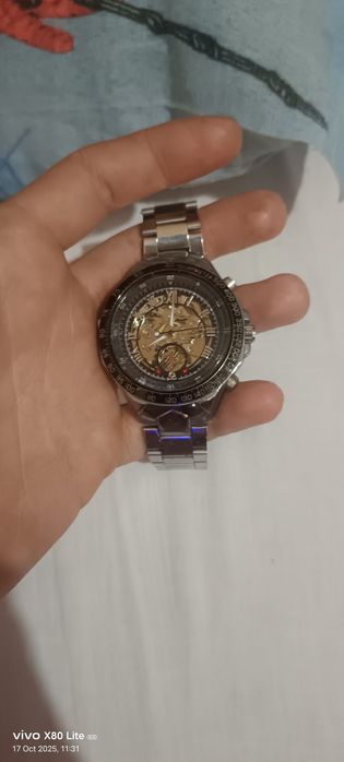 Продавам часовници