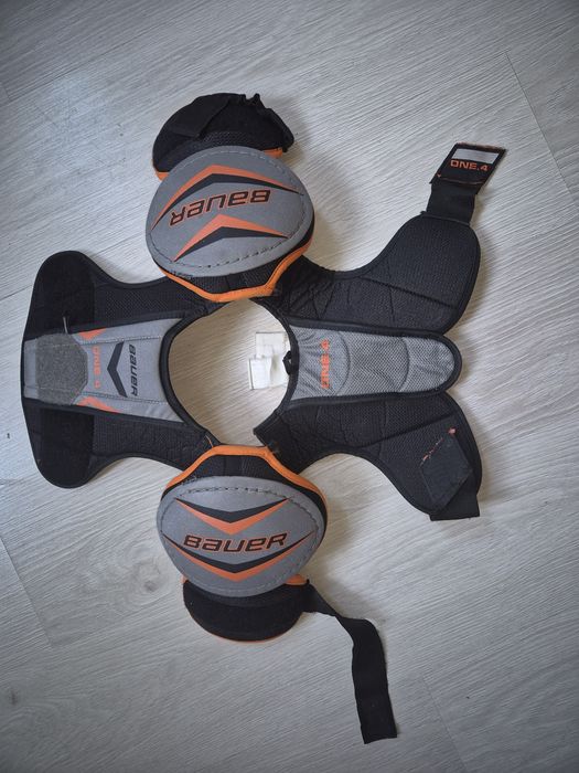 Продам нагрудник детский Bauer 90-110 см