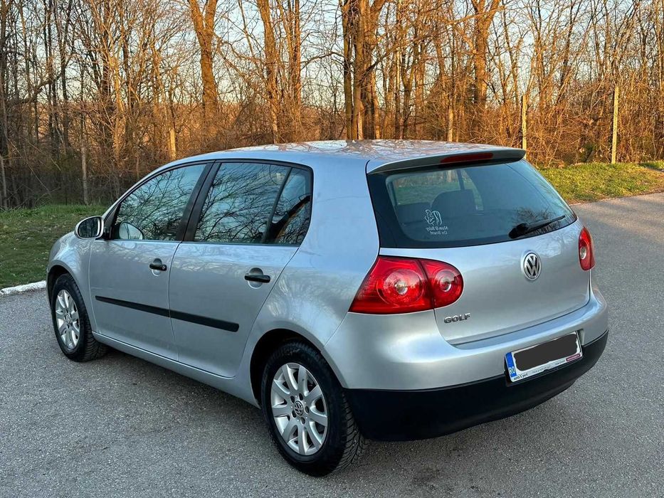 Vând golf 5 pentru mai multe detali sunați la numărul din anunt.
