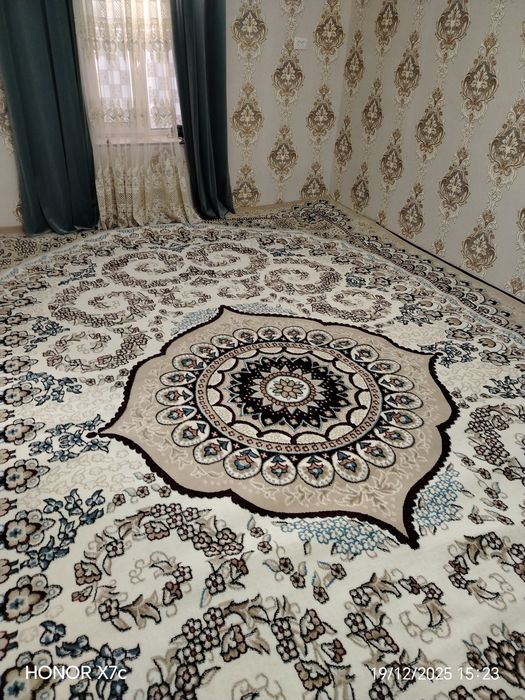 gilam  ishlatilmagan yangi toza