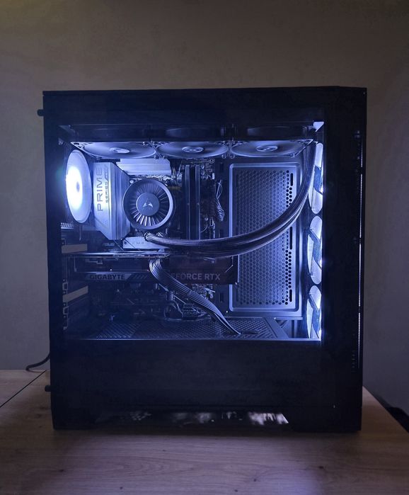 PC Gaming  – Ryzen 7 9850X3D + RTX 5070 12GB – 32GB DDR5 – SSD 2TB