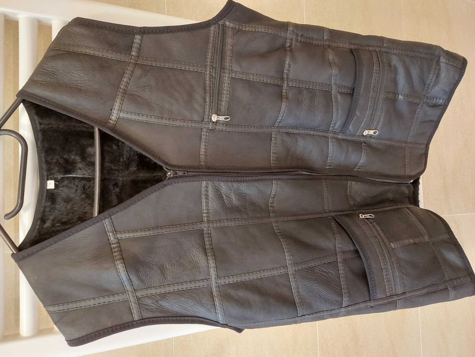 Reducere la vestă din piele naturală, îmblănită, pt domni (L,XL)