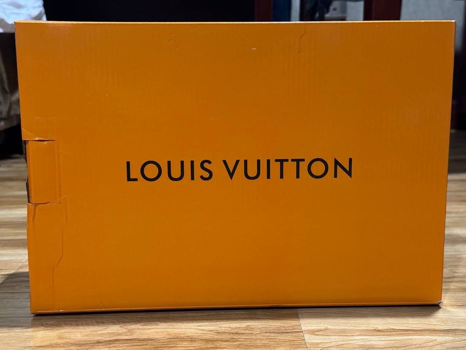 Продаю кроссовки Louis Vuitton