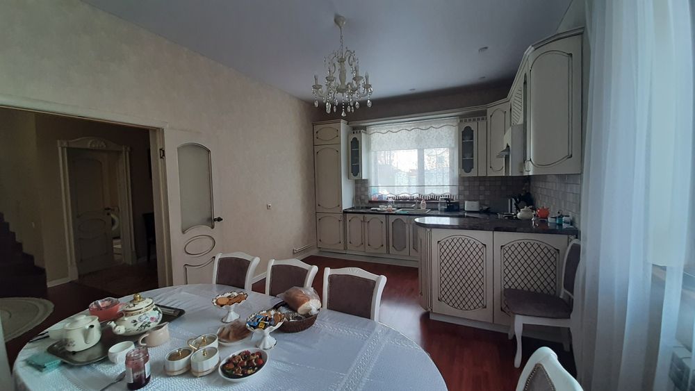 Продам коттедж 2 этажа в городе