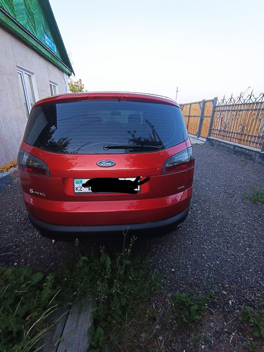 Продам машину Ford S max