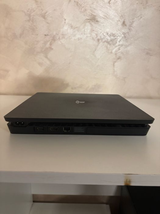 PlayStation 4 slim