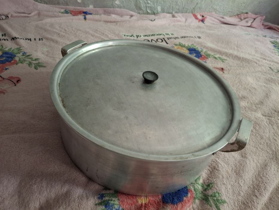 Продам алюмининьевую кастрюлю