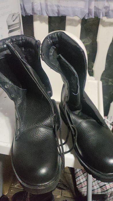 Берц, бәтеңке аяқ киімдері!