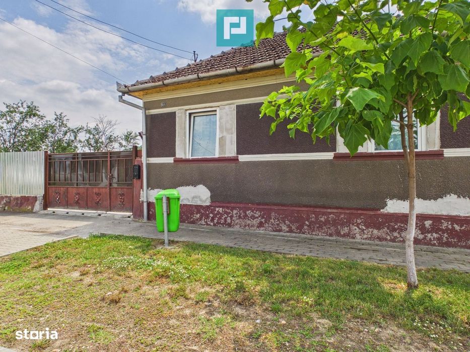 2 case cu teren de 2253 mp în Archiș