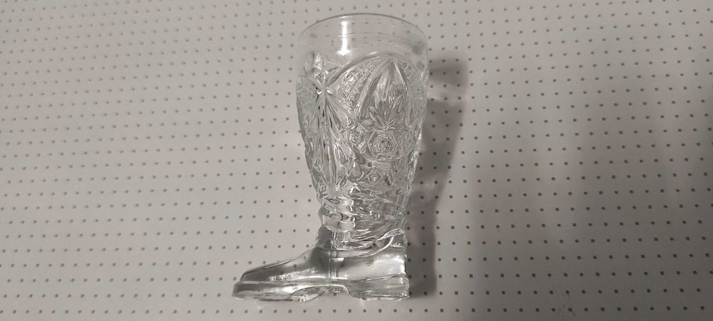 Продам хрустальные стопки ,,Сапожок,, времен СССР.