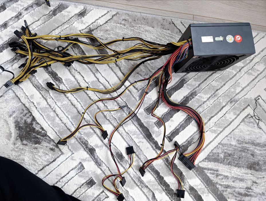 Продам блок питания Anjing ATX 1600W 80PLUS Gold ATX