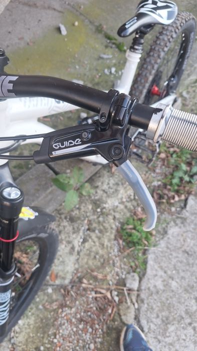 Vând frane SRAM guide t in 4 pistoane