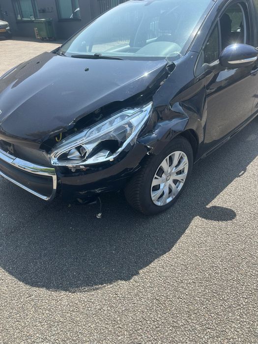 Peugeot 208 dezmebrez ! Nu mai am eleronul !