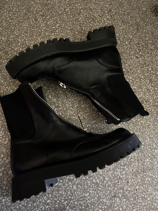 Черни боти Stradivarius