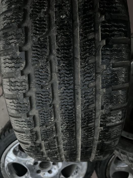 Диски с зимней резиной.