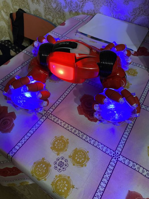 Продам машину детскую