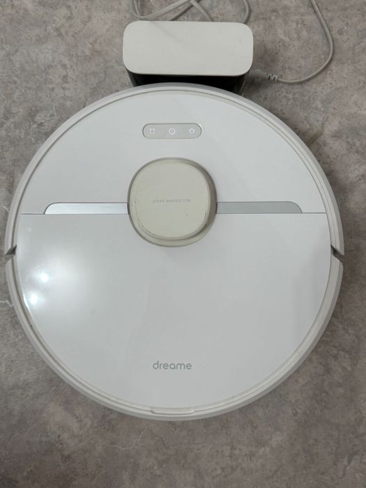 Продам  робот - пылесос. В отличном состояние.