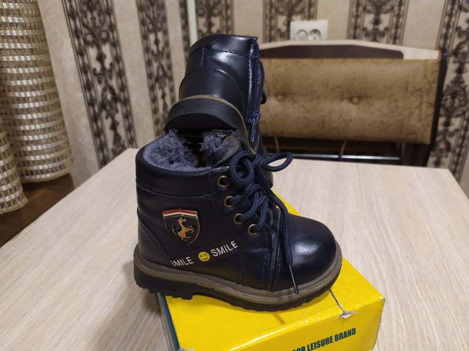 Сапожки-ботинки  на ребенка