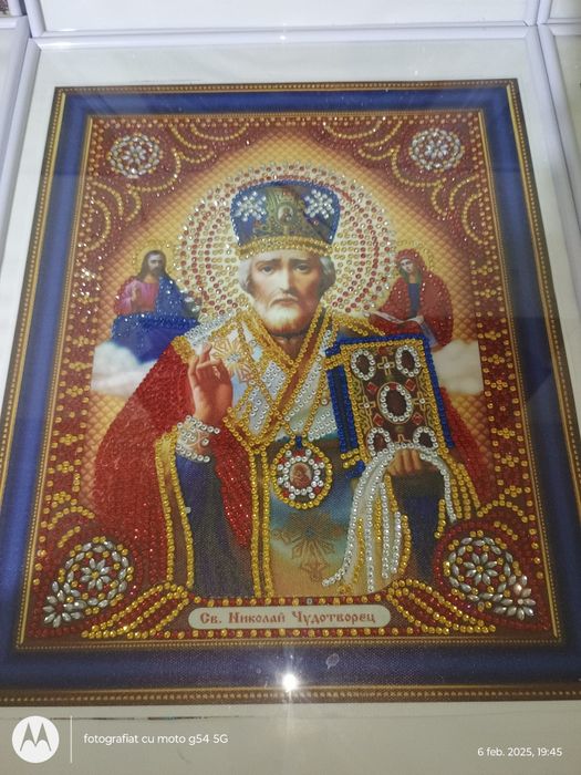 Icoane lucrate manual cu mărgele sunt lucrate de mama mea