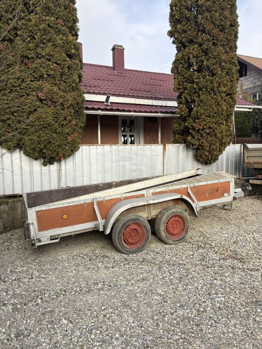Remorcă 2000 kg – stare bună