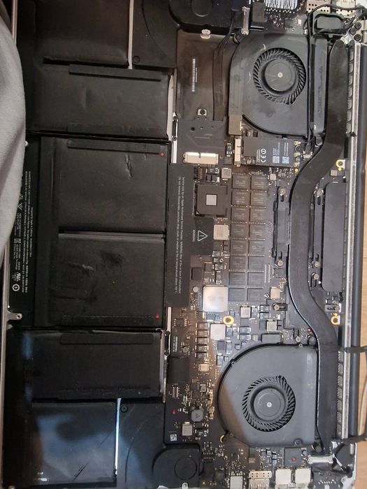 Dezmembrez Macbook pro Retina Mid-2013 i7 16gb ram  defect pentru pies