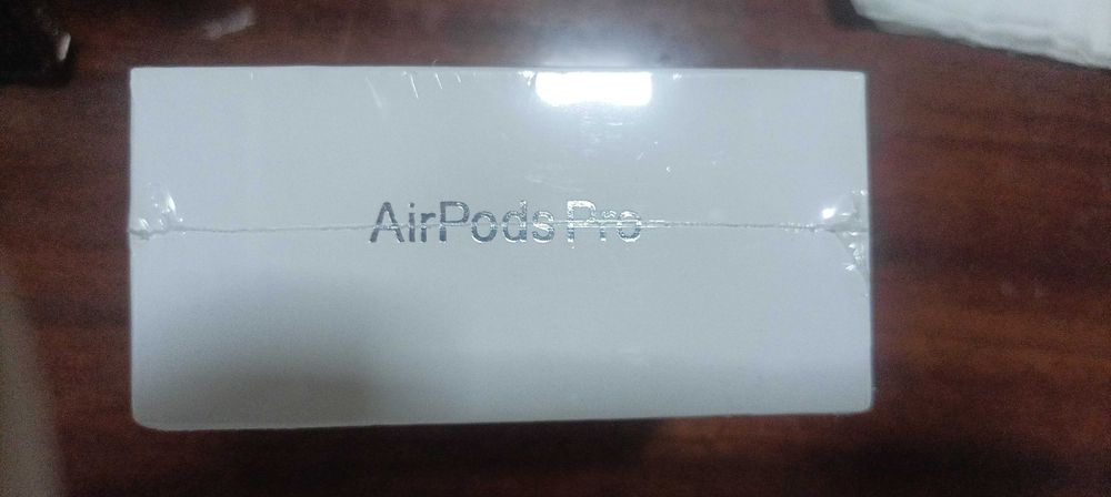 AirPods Pro Apple