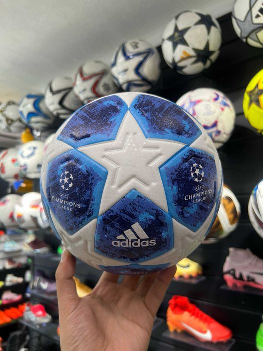 Футбольный мяч Adidas UEFA Champions League