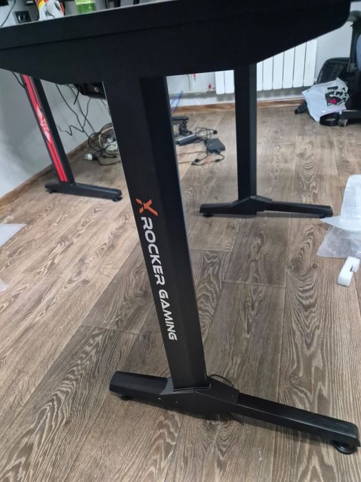 Компьютерный стол для геймеров