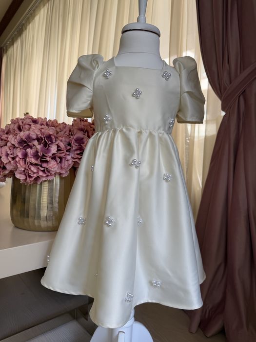 Rochie crem satin eleganta 2-3 ani