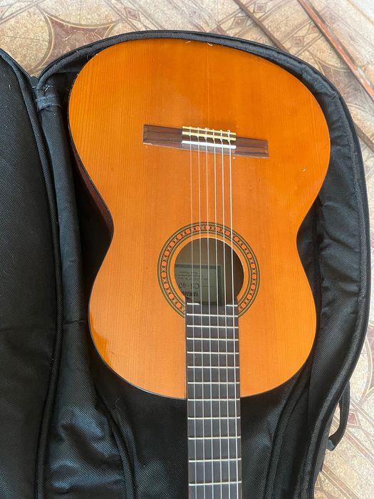 Yamaha CS40  китара