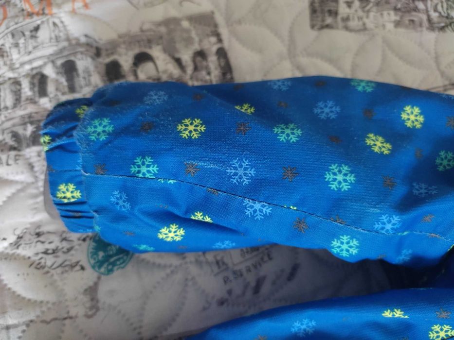 Детско зимно яке и гащеризон.