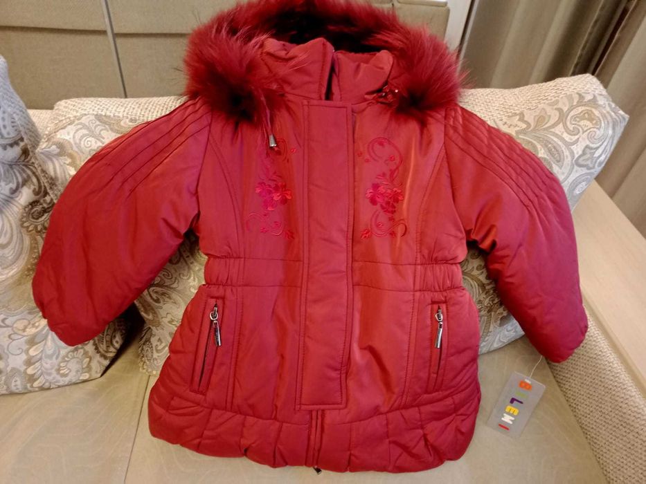Продам зимний пуховик на девочку