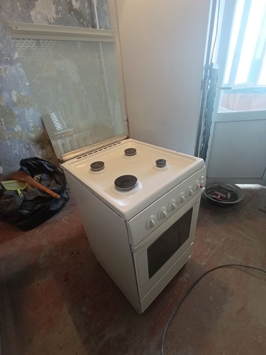 Продам газовую плиту