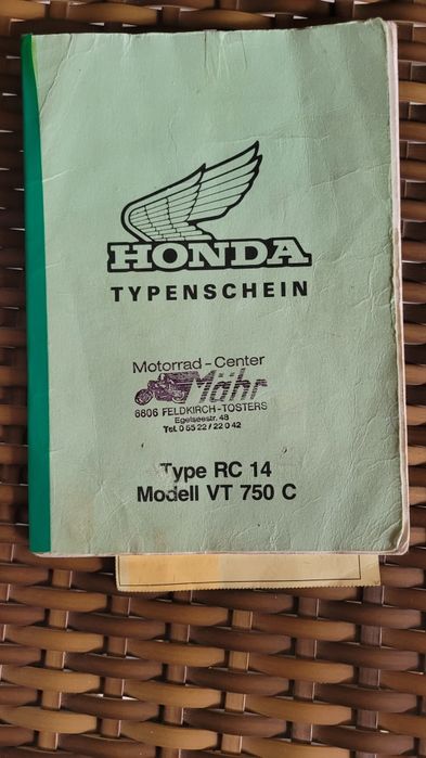Vând Honda VT 750 C
