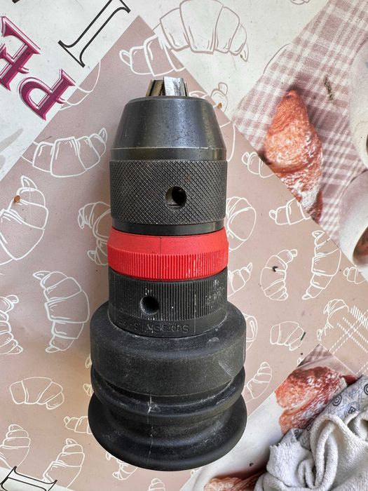 Метален патронник за Hilti ТЕ30 ,ТЕ16 и др. с 4 съчми. за закопчаване