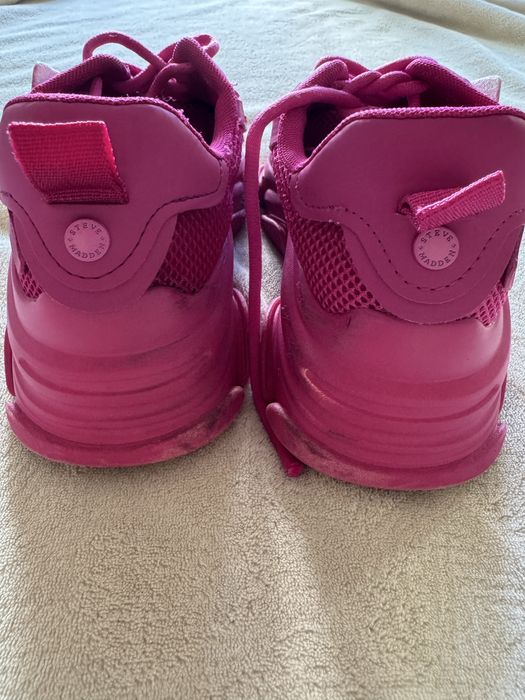 Маратонки Nike Air Max 270 36.5 и Steve Madden fuchsia фуксия 37