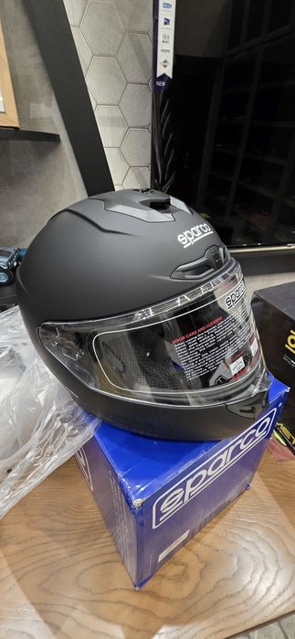 Продаётся Sparco экипировка