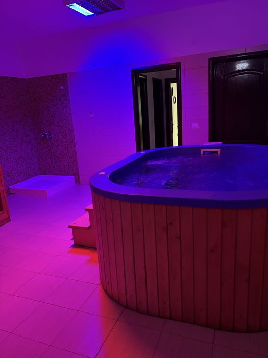 Cabana de inchiriat cu  Jacuzzi & Saună