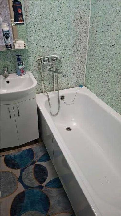 продам 3 ком на Абая, Район Роддом