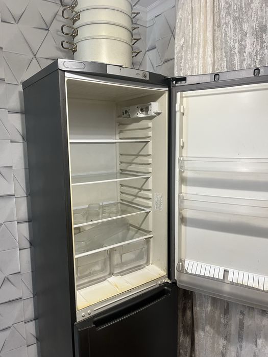 Продам холодильник HOTPOINT-ARISTON
