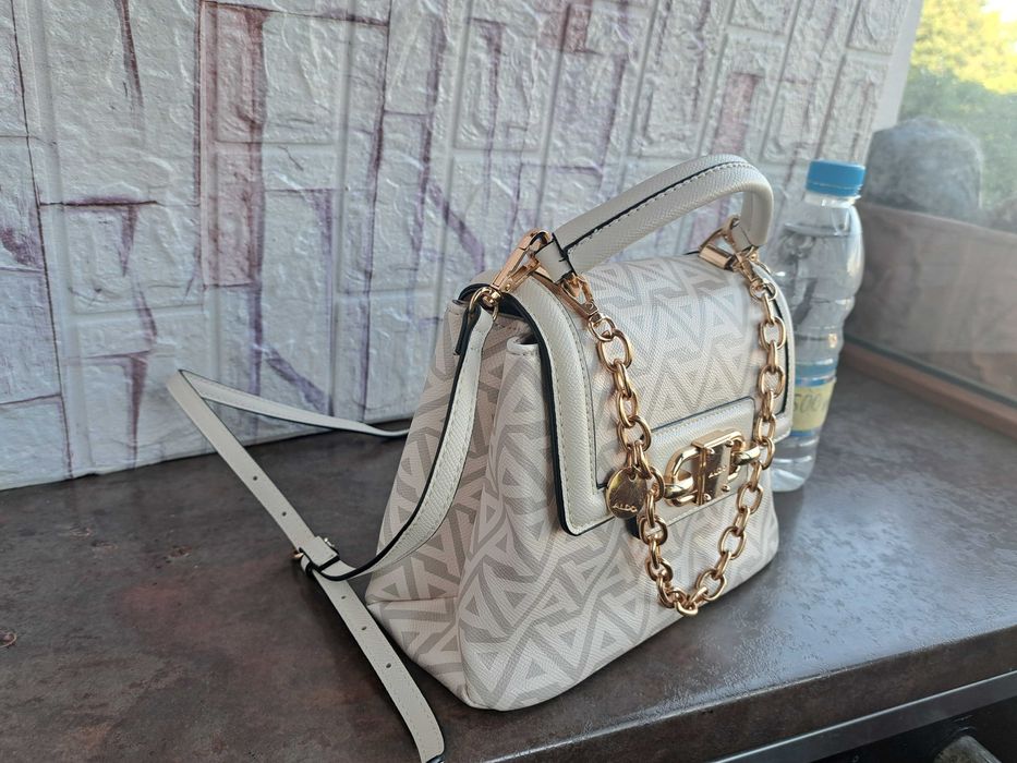 дамска чанта Aldo,малка бежова чантичка,