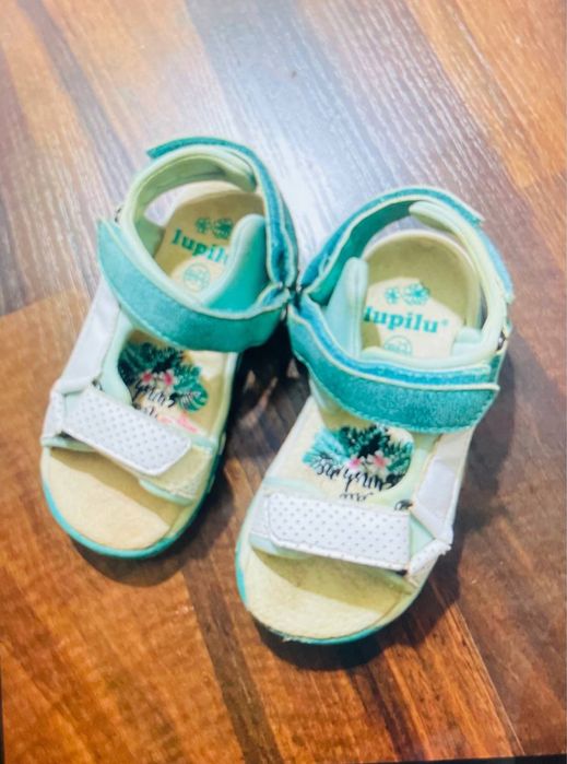 Босоножки сандали