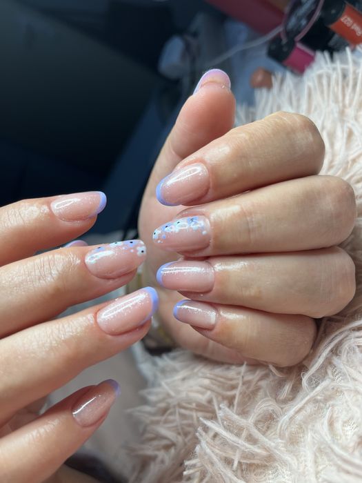 Unghii cu gel - se platesc doar consumabilele