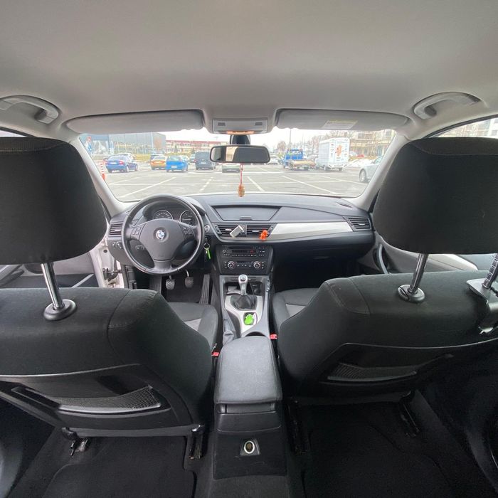 BMW X1 2011 — imagine 5