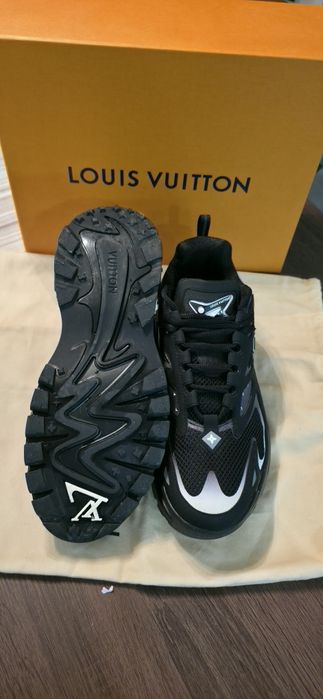 Louis vuitton sneakers black
