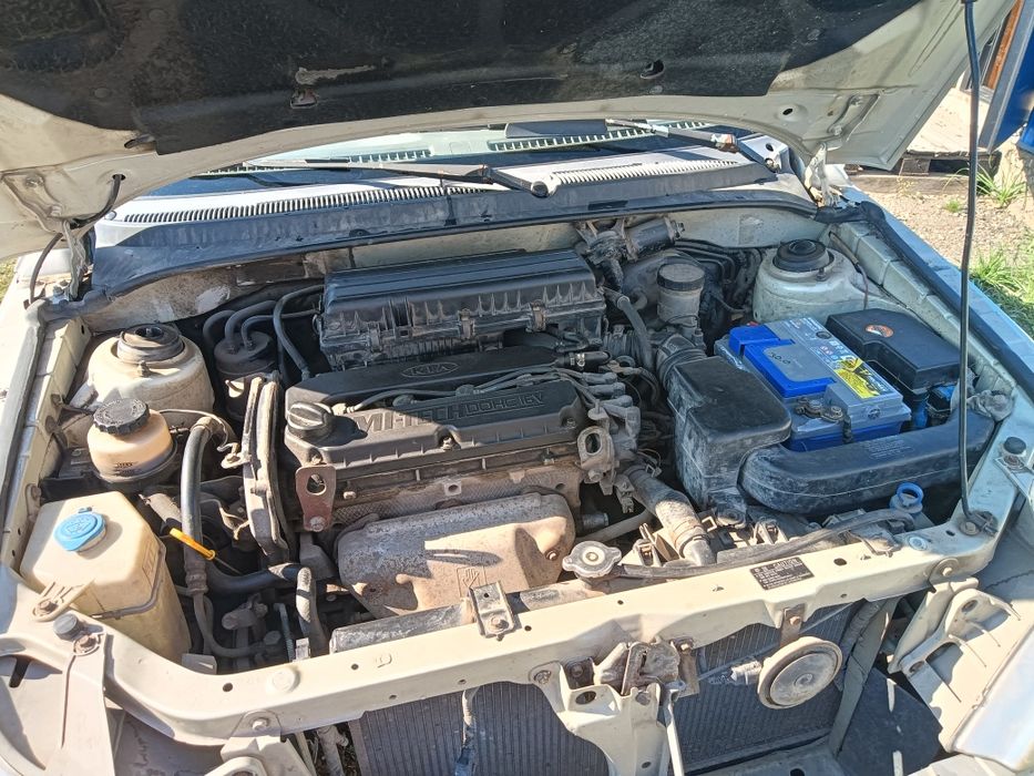 Продам kia rio 2002