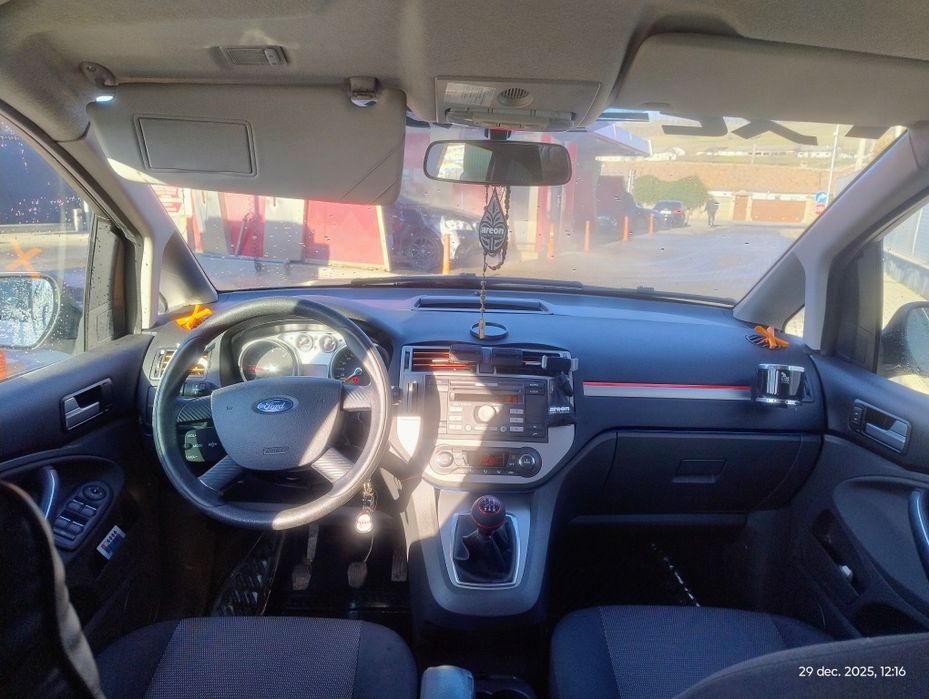 Vând Ford c max 2010