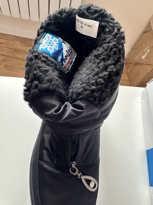 Продам женские зимние сапоги