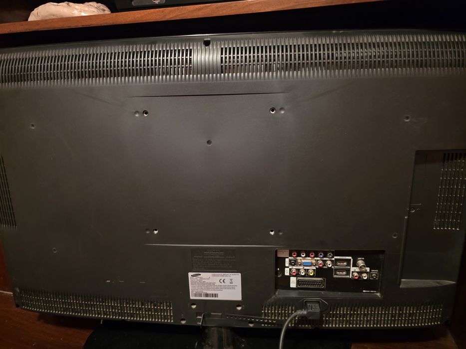 Samsung LE32A330 81.3 cm (32") HD Black