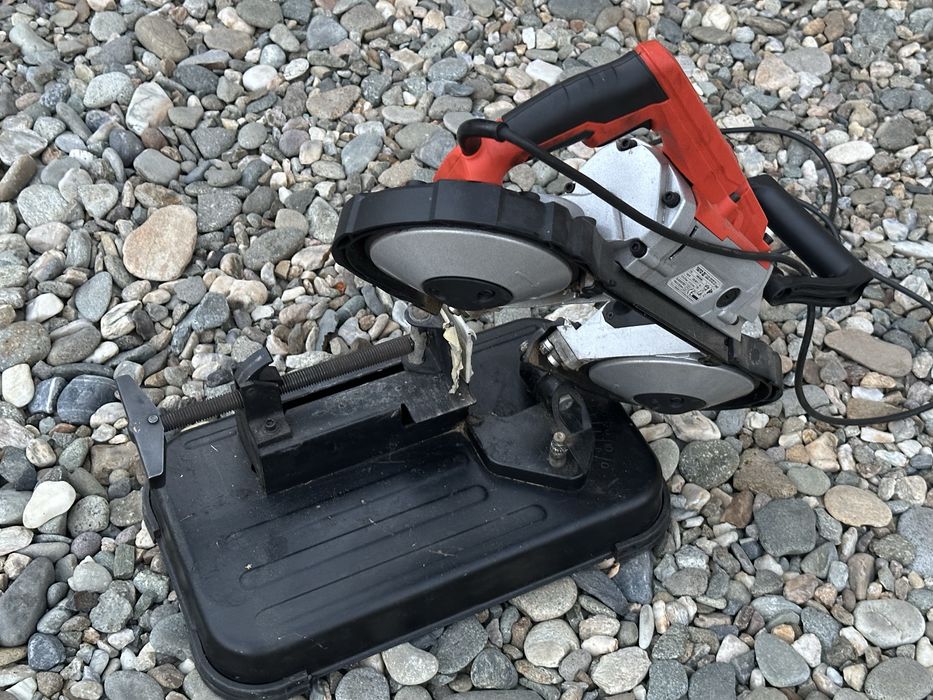 YATO YT-82185, fierăstrău cu bandă pentru metal